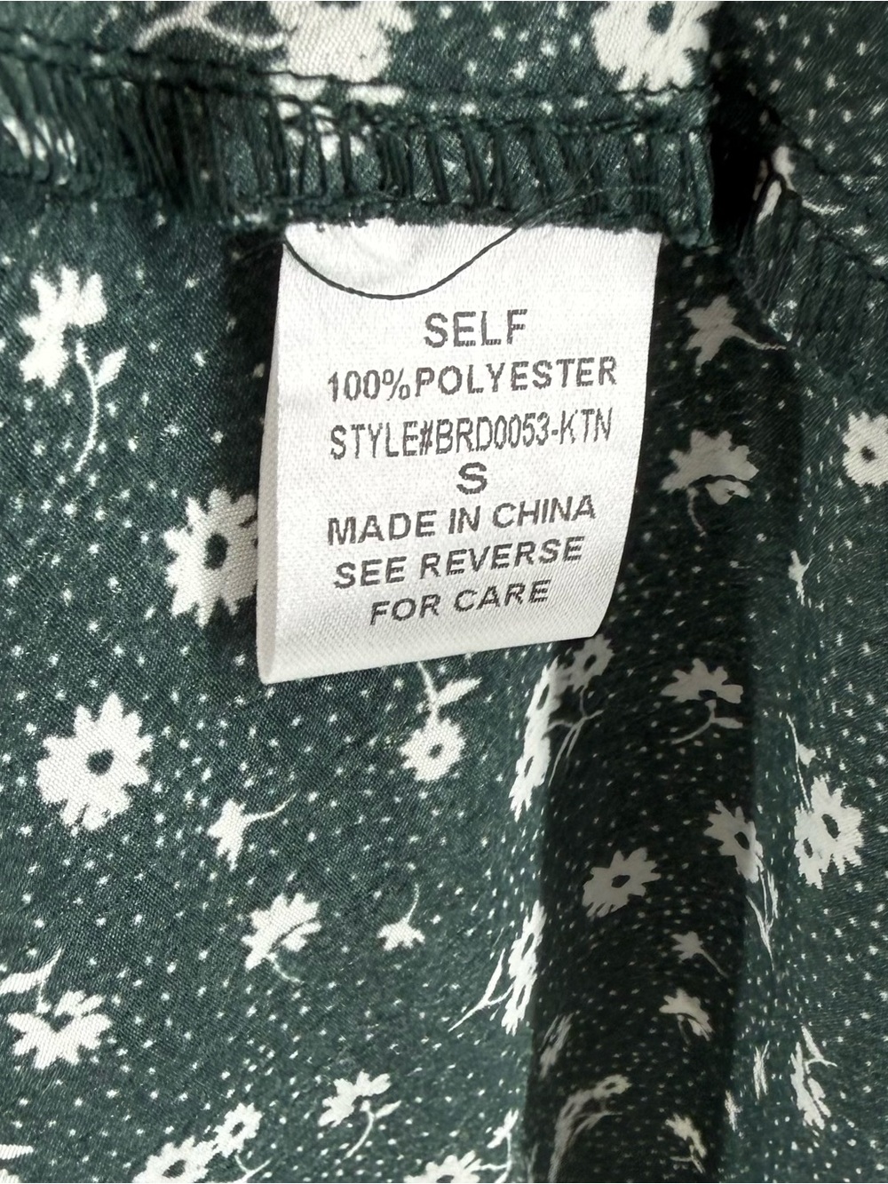 Kittenish Green and White V-Neck Bishop Sleeve Sundress - Picture 6 of 9